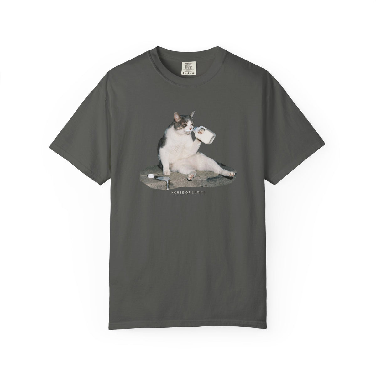 T-Shirt Cat Drinking Milk T-Shirt Cat Drinking Milk T-Shirt