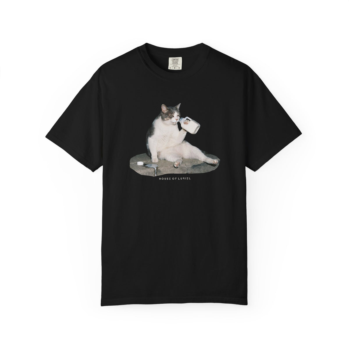 T-Shirt Cat Drinking Milk T-Shirt Cat Drinking Milk T-Shirt